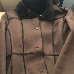 Moving! 📦 Brown faux shearling winter coat
